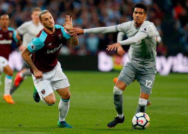 着更大的成 着更大的成