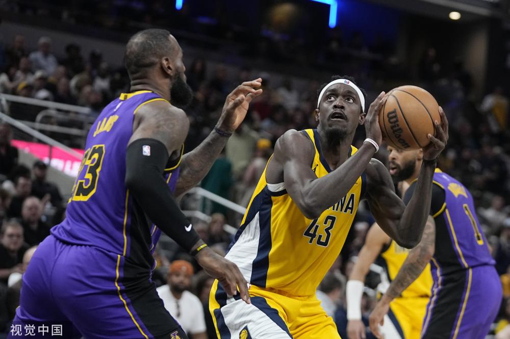 莱昂纳德在 莱昂纳德在